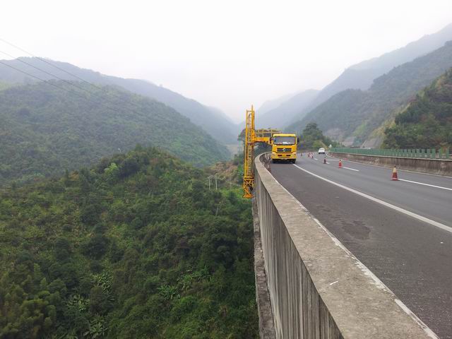 福银高速公路马腰格大桥桥梁检测